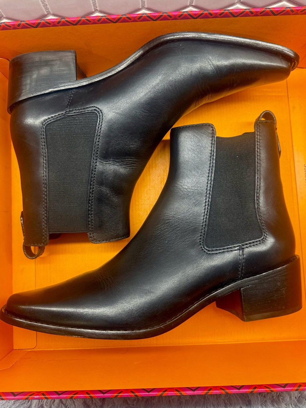 Tory Burch Black Leather Chelsea Ankle Boots 8.5M Square Toe Block Heel with Box - Picture 3 of 9